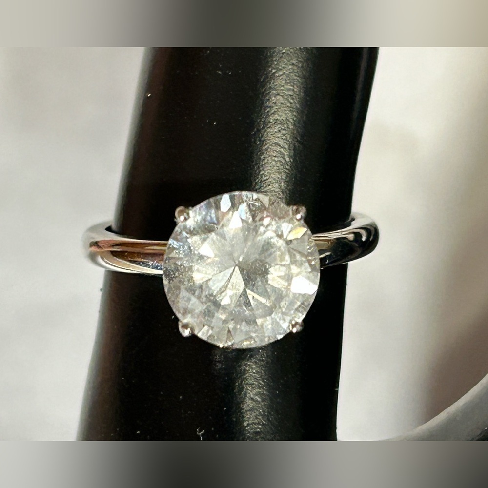 Dazzling Silver Solitaire Ring  Size 7